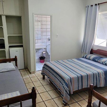 Guaruja Praia Hotel Economico Eksteriør bilde